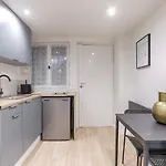 Elegant Apartment In Paris\' Historic Center